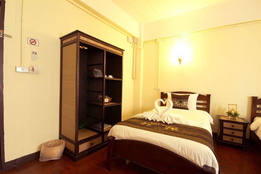Sasima Bed And Breakfast Чиангмай Екстериор снимка